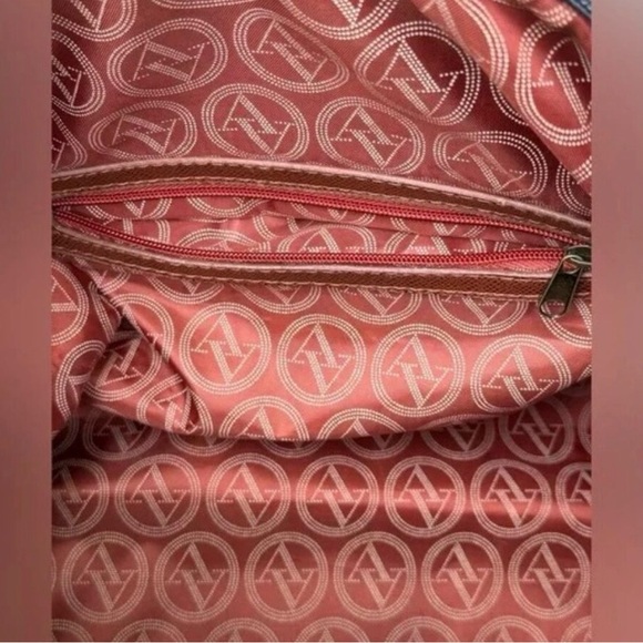 ADRIENNE VITTADINI DIAMOND QUILTED DUFFLE TRAVELING BAG - Picture 9 of 10